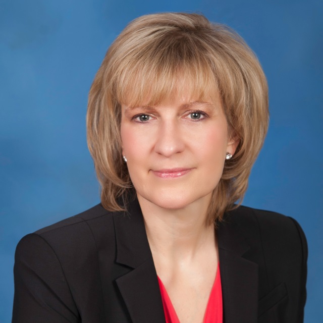 Headshot of Ruth Rauluk