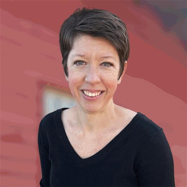 Headshot of Jennifer Scott