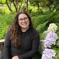 Headshot of Hannah Shelton