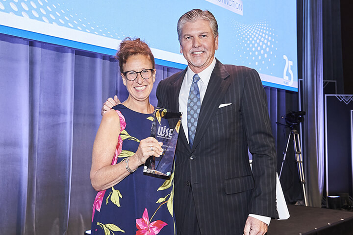 Lisa Murray receiving award at the WISE WWOY 2019 Award Luncheon
