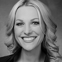 Headshot of Lindsay Czarniak